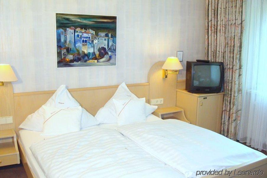 Hotel Ambiente บัดเบลลิงเงน ห้อง รูปภาพ