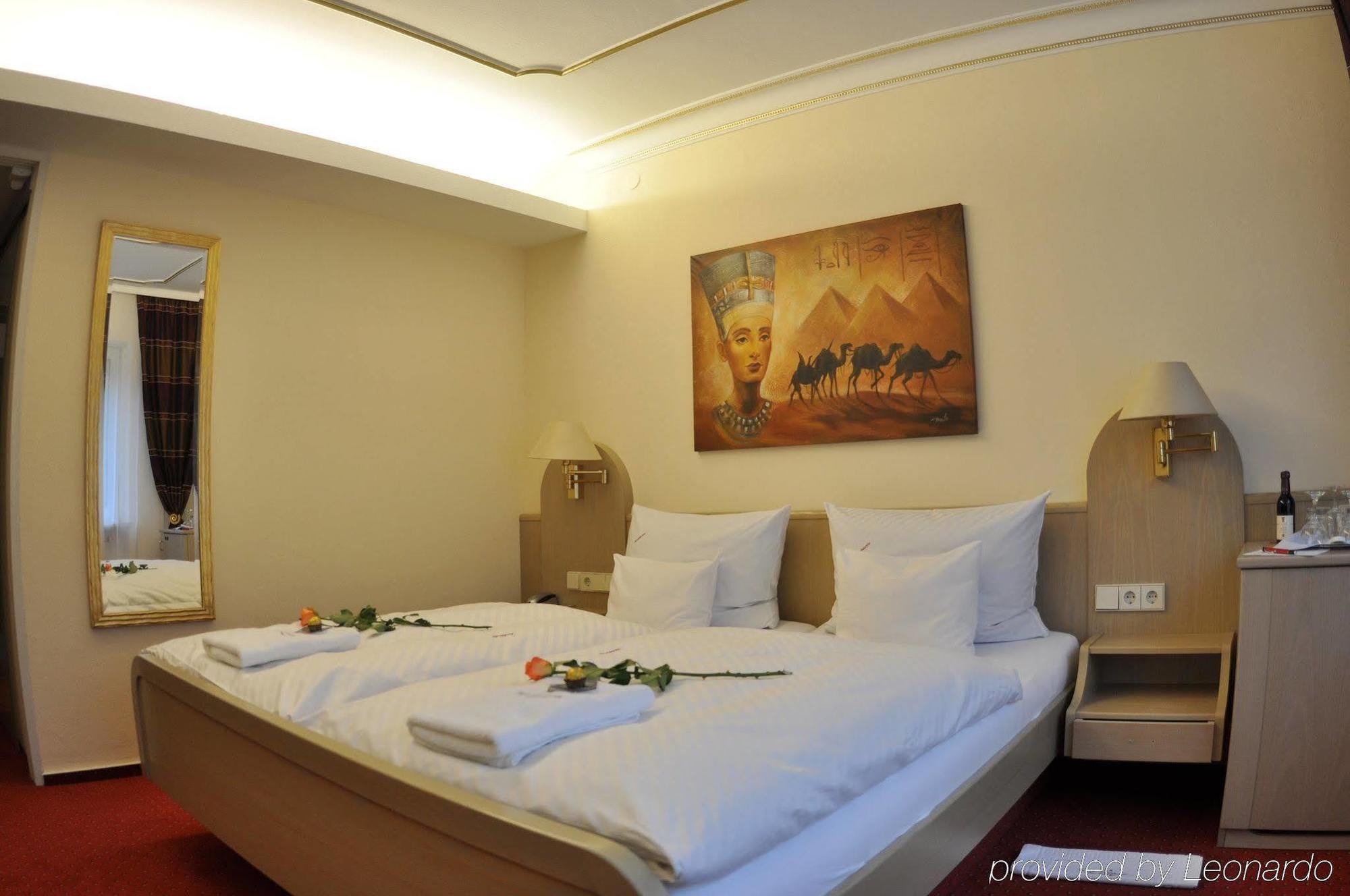 Hotel Ambiente บัดเบลลิงเงน ภายนอก รูปภาพ