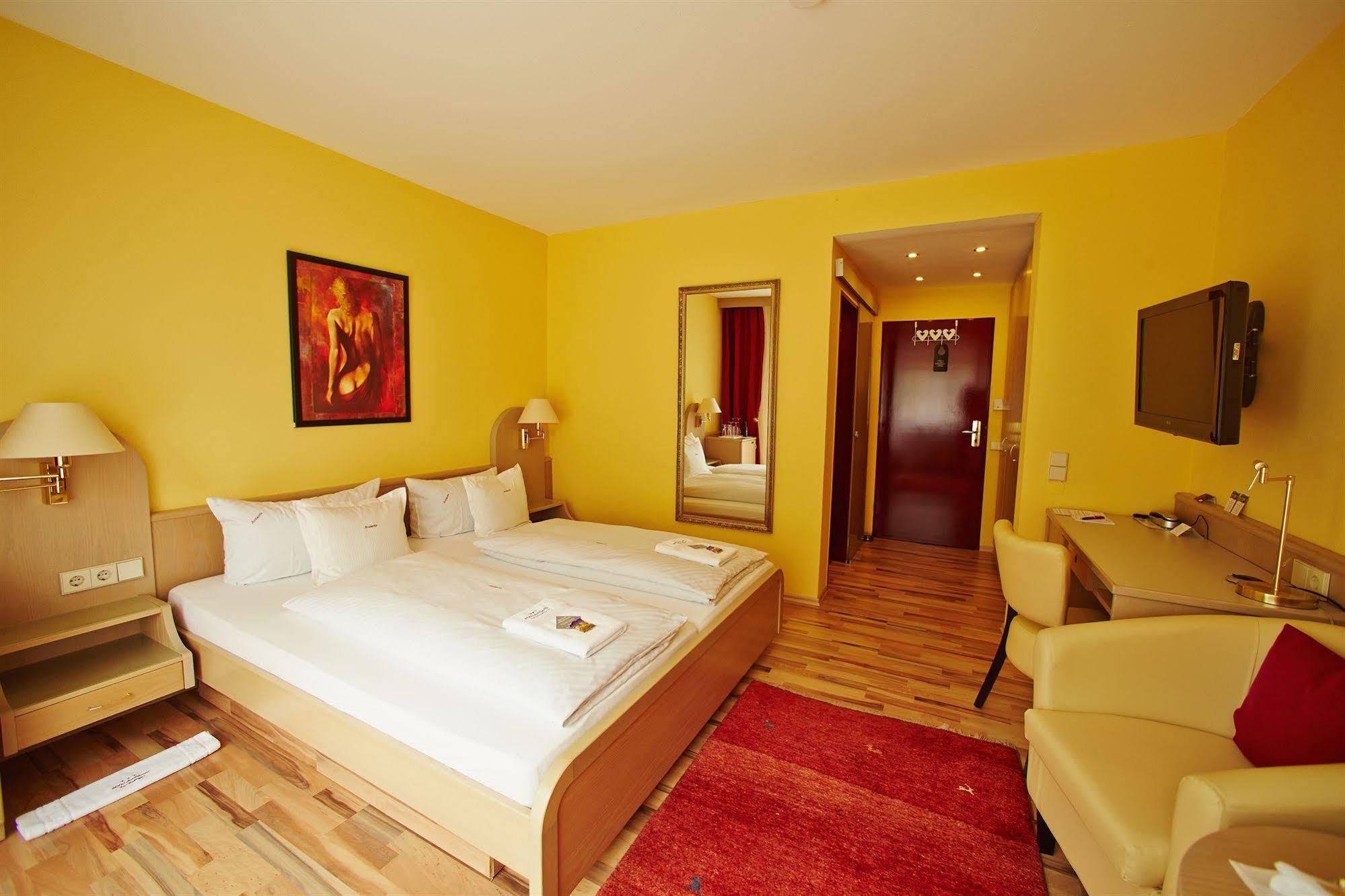 Hotel Ambiente บัดเบลลิงเงน ภายนอก รูปภาพ